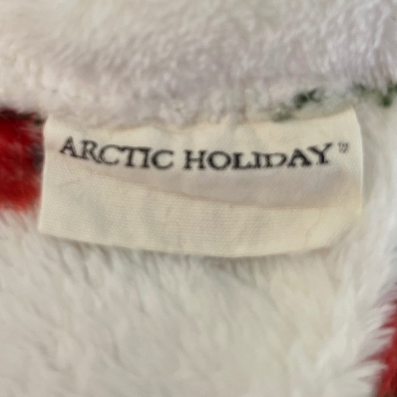 Artic Holiday Christmas Truck Throw - Picture 3 of 4